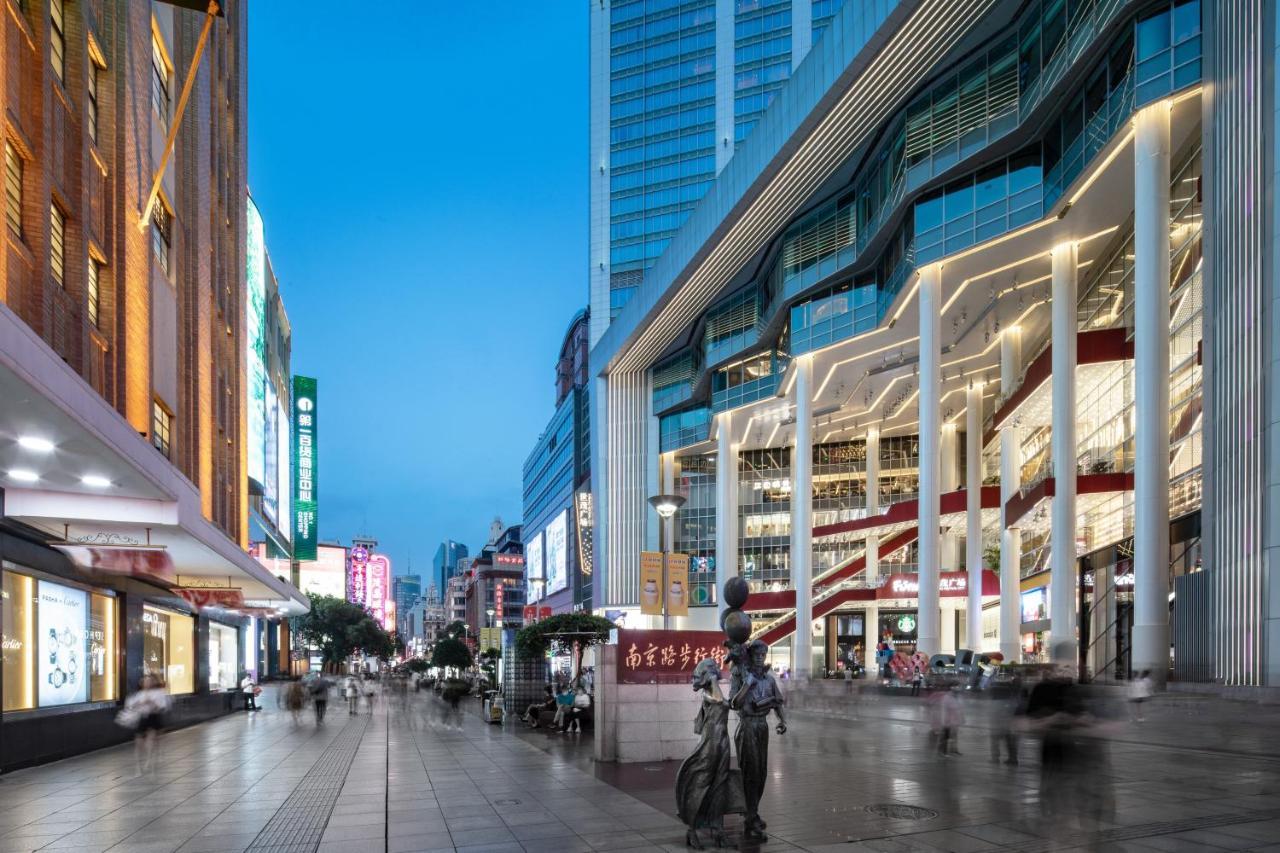 Crowne Plaza Shanghai Nanjing Road By Ihg Eksteriør bilde The shopping mall