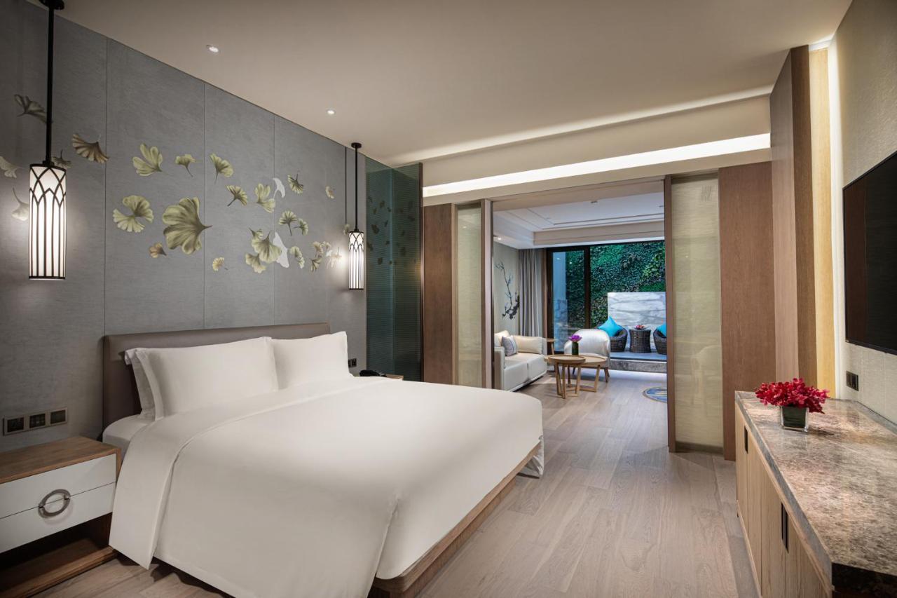 Crowne Plaza Shanghai Nanjing Road By Ihg Eksteriør bilde Deluxe Suite