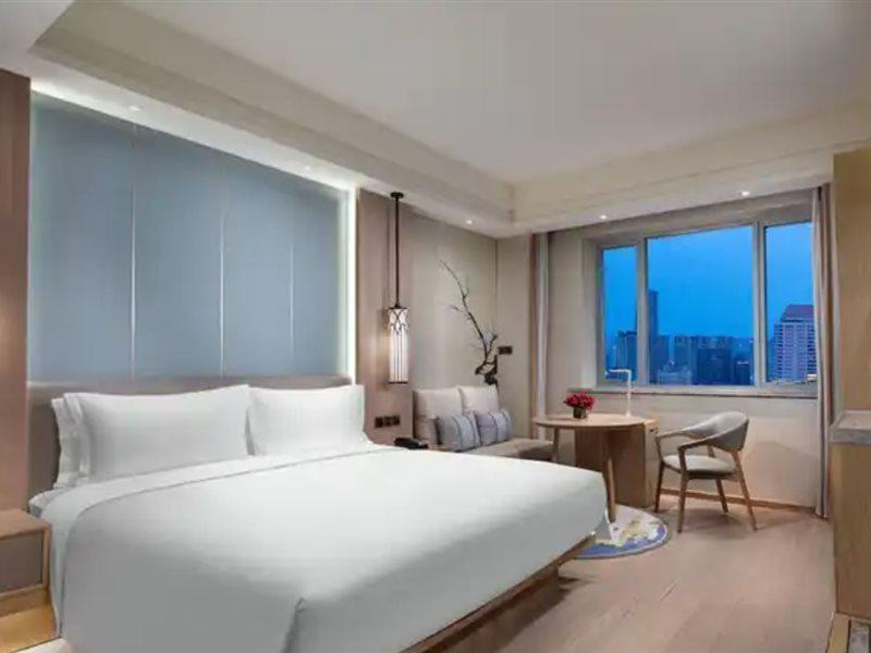 Crowne Plaza Shanghai Nanjing Road By Ihg Eksteriør bilde Deluxe Room