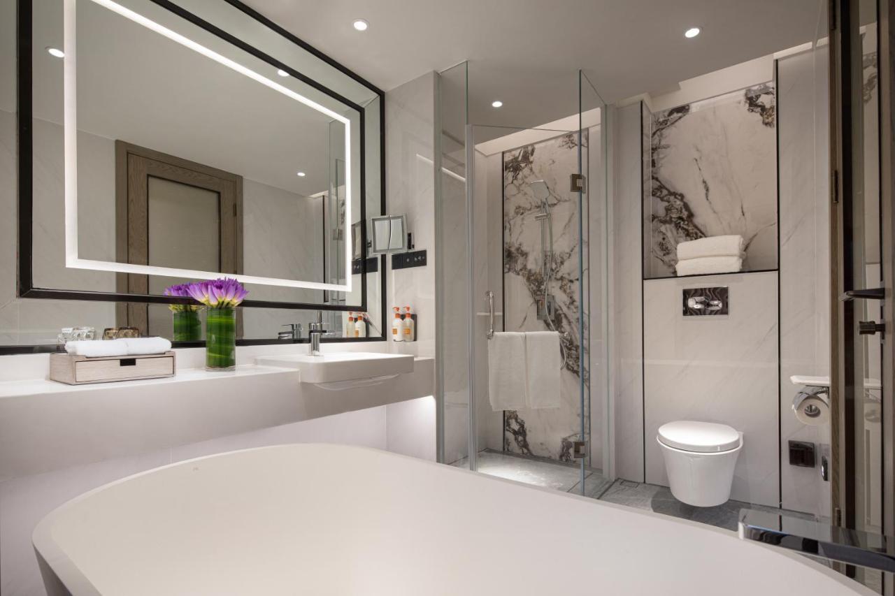 Crowne Plaza Shanghai Nanjing Road By Ihg Eksteriør bilde Bathroom